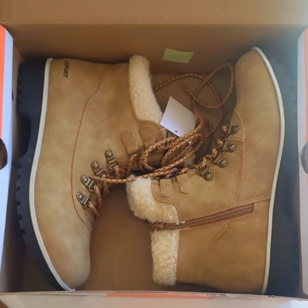 Sport Tan Boots with Faux Shearling